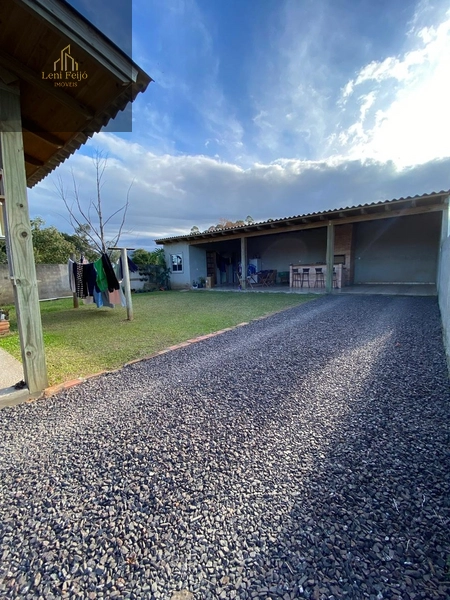 Casa com quiosque completo e pátio fechado: 3ª foto da galeria de imagens do imóvel