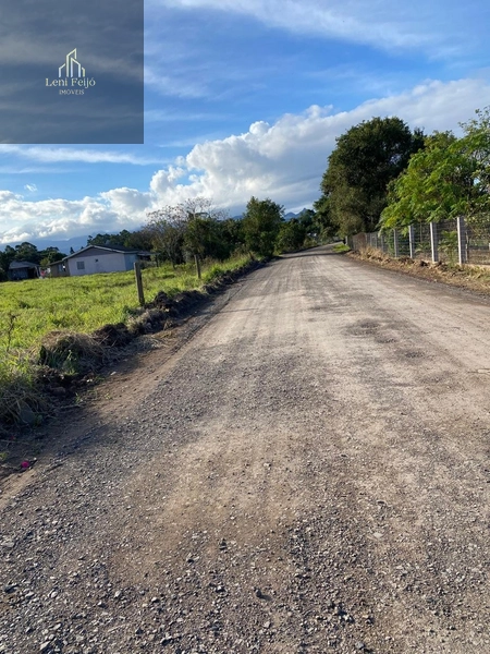 Casa com quiosque completo e pátio fechado: 5ª foto da galeria de imagens do imóvel