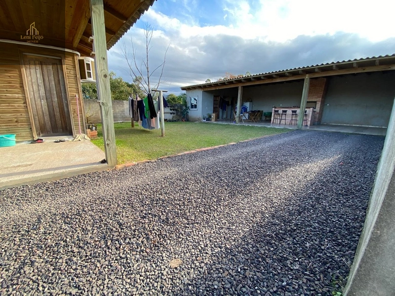 Casa com quiosque completo e pátio fechado: 2ª foto da galeria de imagens do imóvel