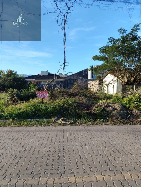 Terreno 12x30 no Centro com escritura e rua pavimentada