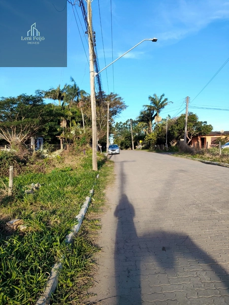Terreno 12x30 no Centro com escritura e rua pavimentada: 2ª foto da galeria de imagens do imóvel