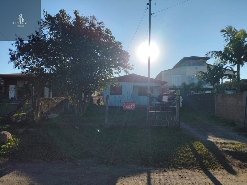 Casa de madeira com 2 dormitórios no Bairro Bela Vista