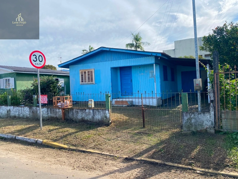 Ampla casa mista com 4 quartos e pátio fechado: 1ª foto da galeria de imagens do imóvel