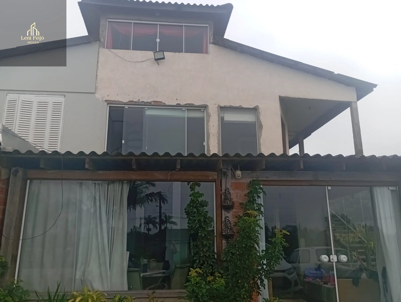 Casa Ampla de 3 Pavimentos com 5 Quartos no Bairro Bela Vista: 2ª foto da galeria de imagens do imóvel