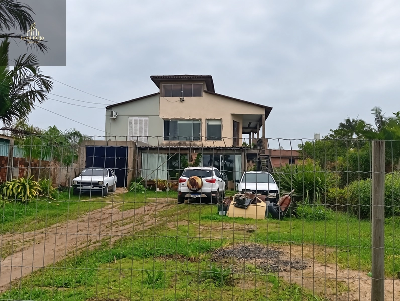 Casa Ampla de 3 Pavimentos com 5 Quartos no Bairro Bela Vista: 1ª foto da galeria de imagens do imóvel