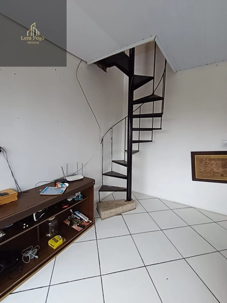 Casa Ampla de 3 Pavimentos com 5 Quartos no Bairro Bela Vista: 5ª foto da galeria de imagens do imóvel