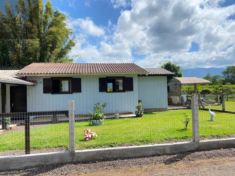Linda casa com açude nos fundos!: 3ª foto da galeria de imagens do imóvel