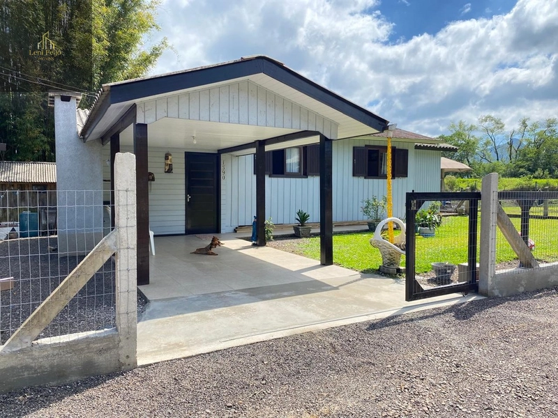 Linda casa com açude nos fundos!: 2ª foto da galeria de imagens do imóvel