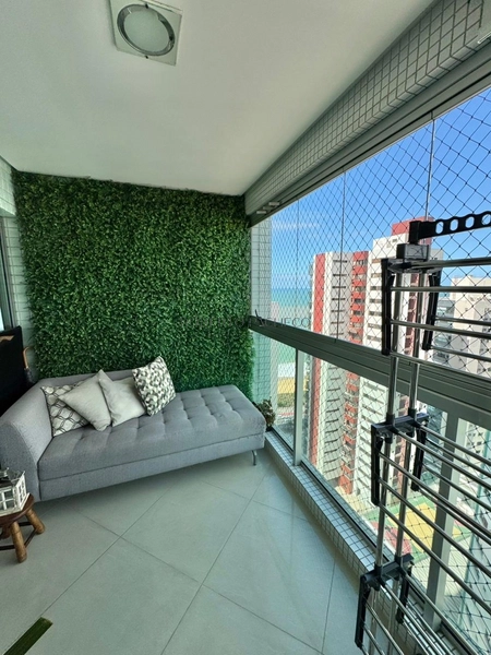 ANDAR ALTO E COM UMA VISTA PARA O MAR LINDA!